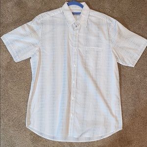 Short sleeve button down